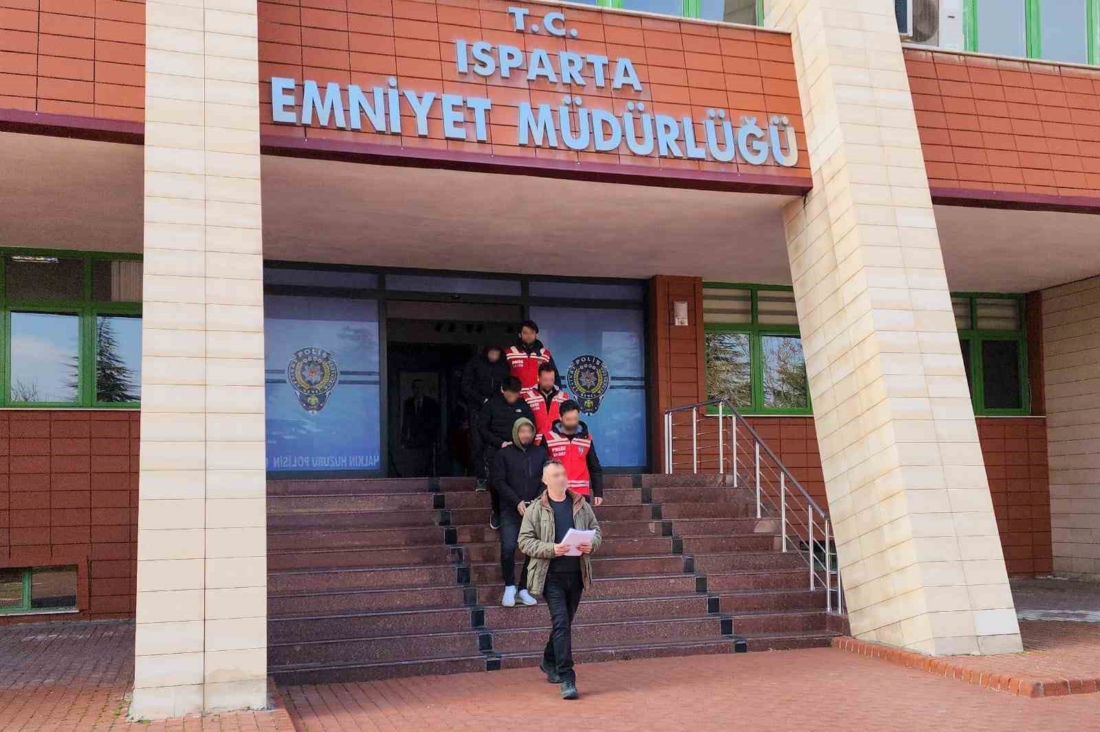 Beyaz eşya tamirciliği &uuml;zerinden dolandırıcılık yapan 3 ş&uuml;pheli yakalandı
