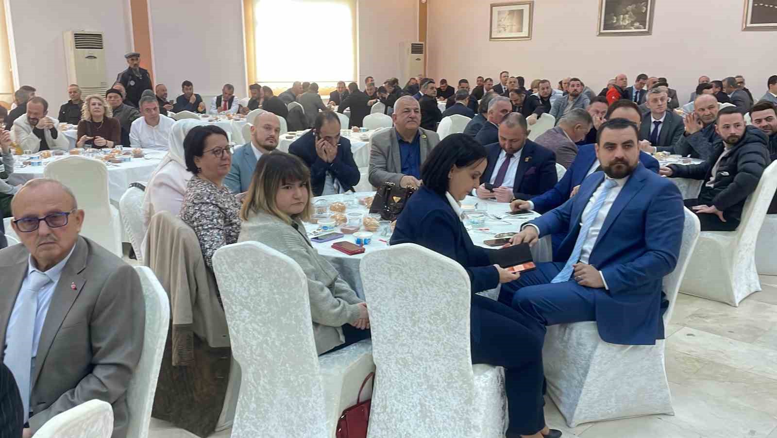 Ulaştırma ve Altyapı Bakanı Uraloğlu STK temsilcileri ile buluştu
