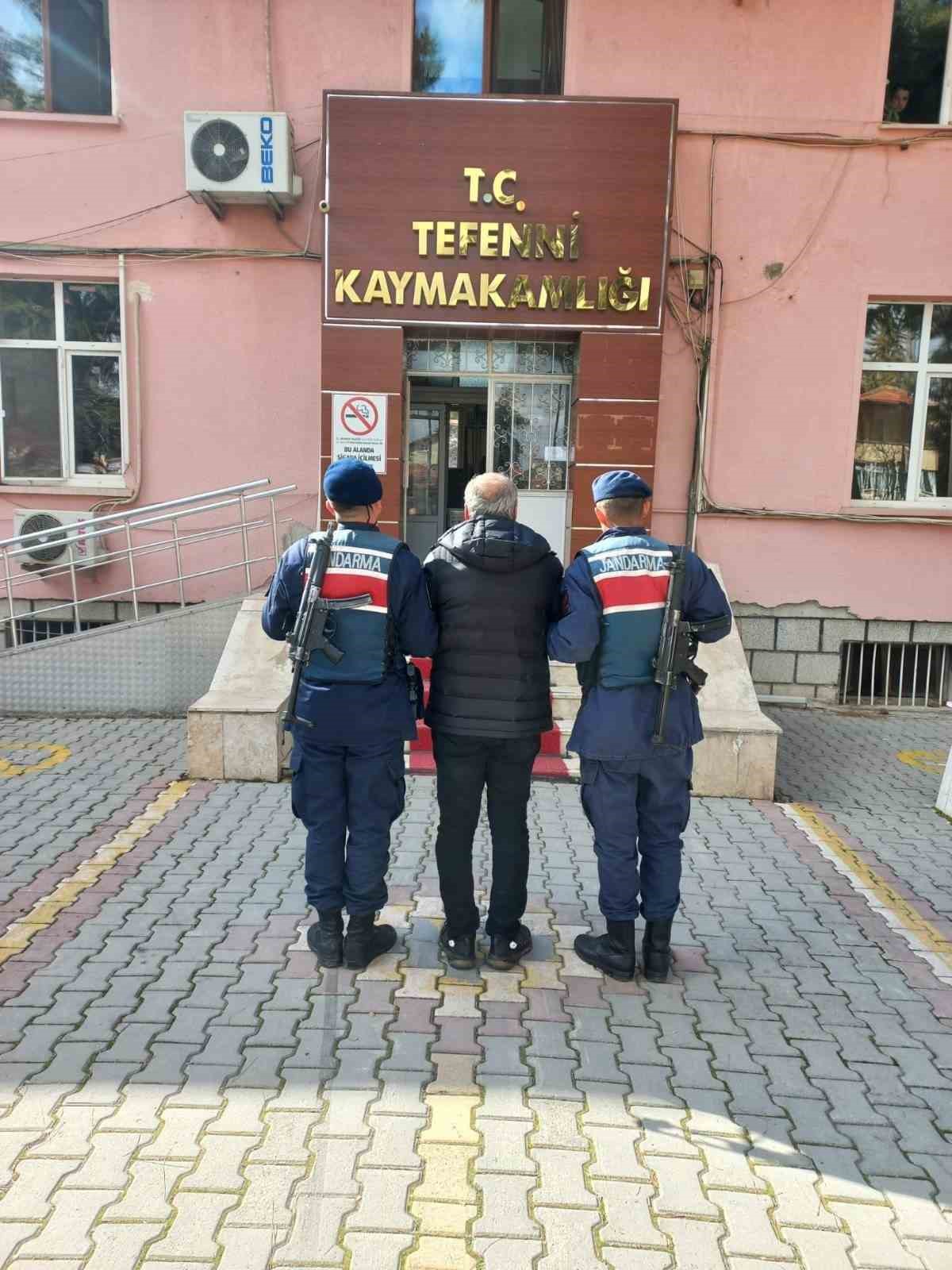 Burdur&rsquo;da kesinleşmiş hapis cezası bulunan 5 firari yakalandı
