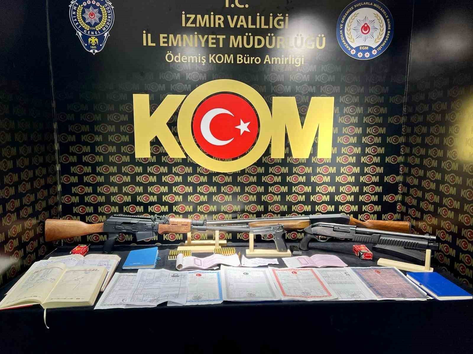 İzmir’de tefecilik operasyonu: 5 gözaltı