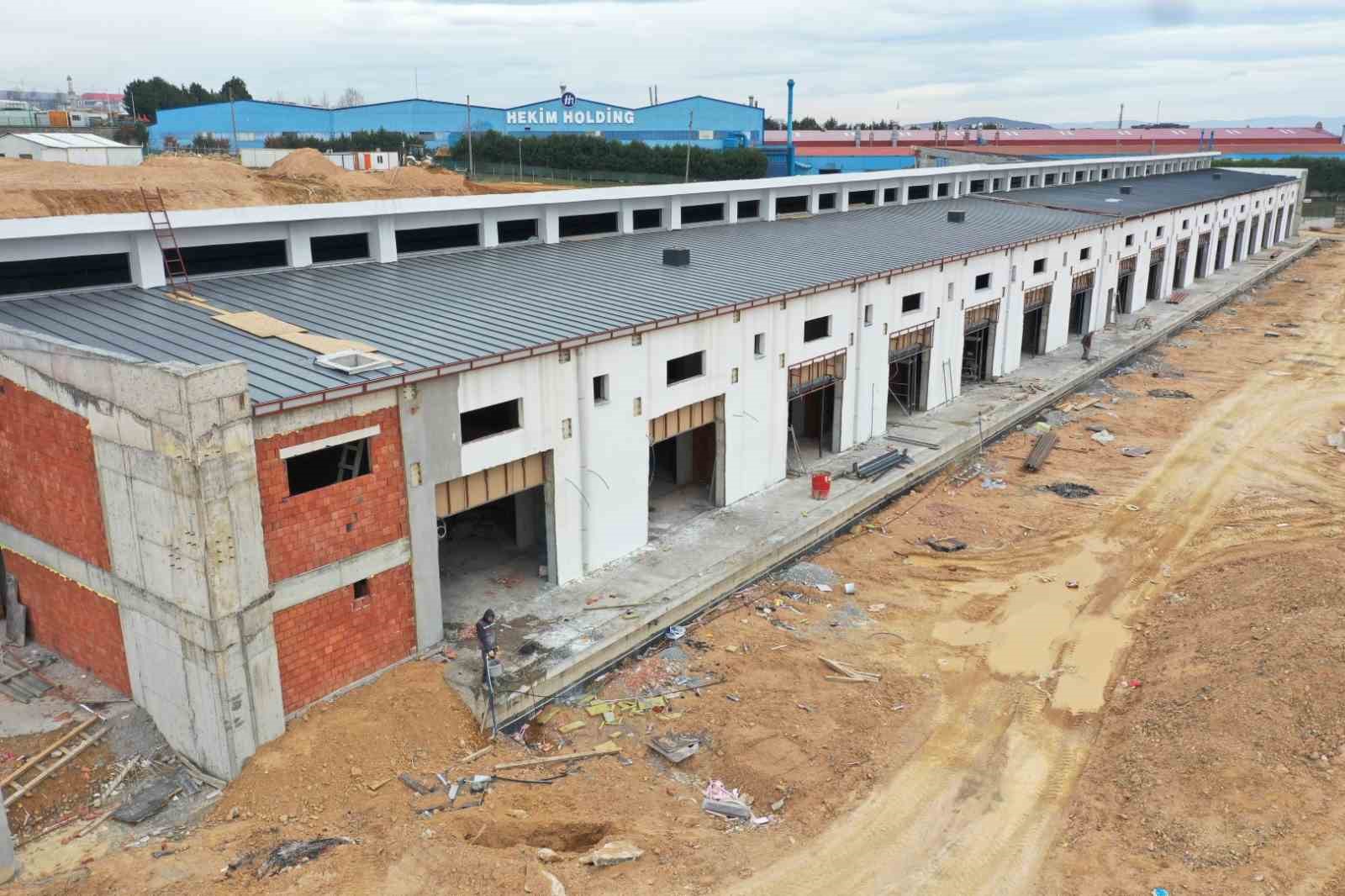 Yeni hal binası hizmet için gün sayıyor