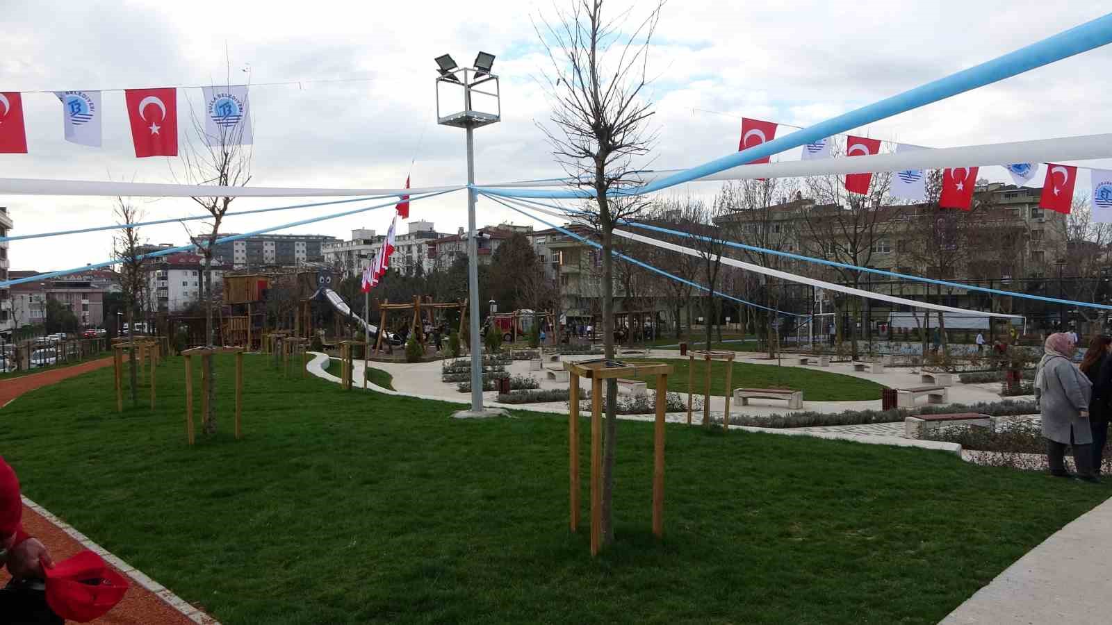 Tuzla&rsquo;da gen&ccedil;lerin yeni adresi: &Ccedil;ınar Gen&ccedil;lik Eğitim ve Spor Kompleksi
