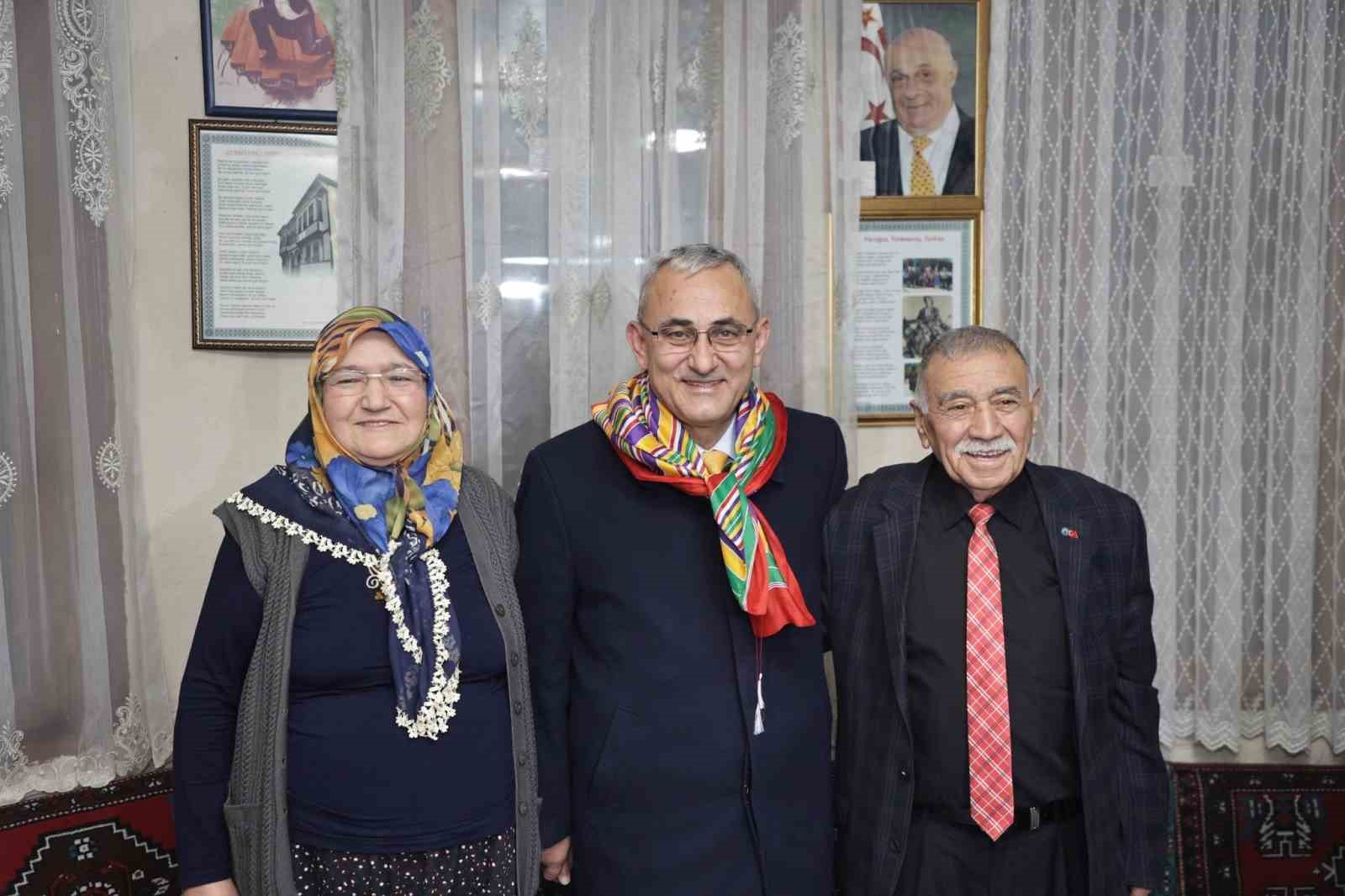 Y&ouml;r&uuml;k ve T&uuml;rkmenler Derneği&rsquo;ni ziyaret etti
