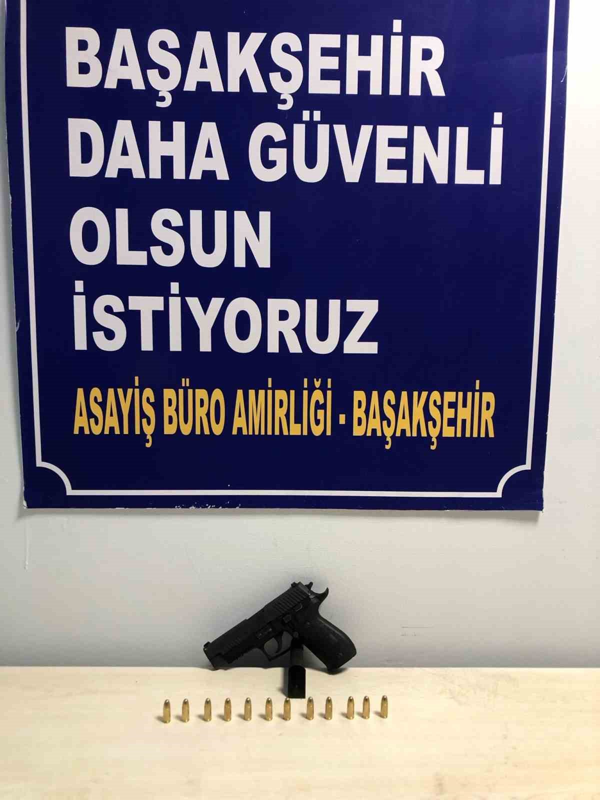 Başakşehir&rsquo;de maganda ara&ccedil;tan rastgele havaya ateş a&ccedil;tı
