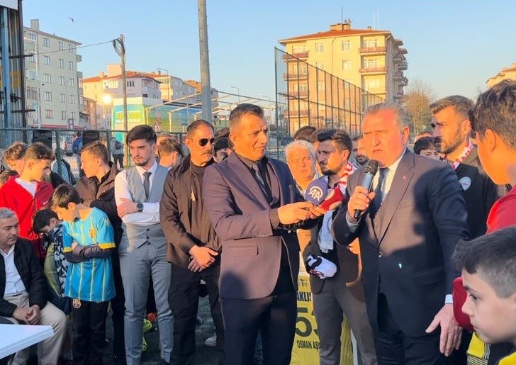 Bakan Bak: &ldquo;Amat&ouml;r spor kul&uuml;plerini destekliyoruz&rdquo;

