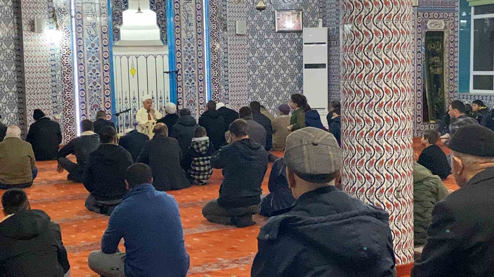 Uzunköprü’de Berat Kandili dualarla idrak edildi