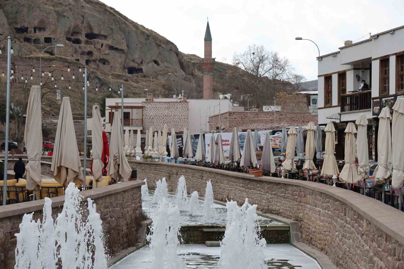 5 bin yıllık tarihi Sille’de son yılların en karsız kışı geçiyor