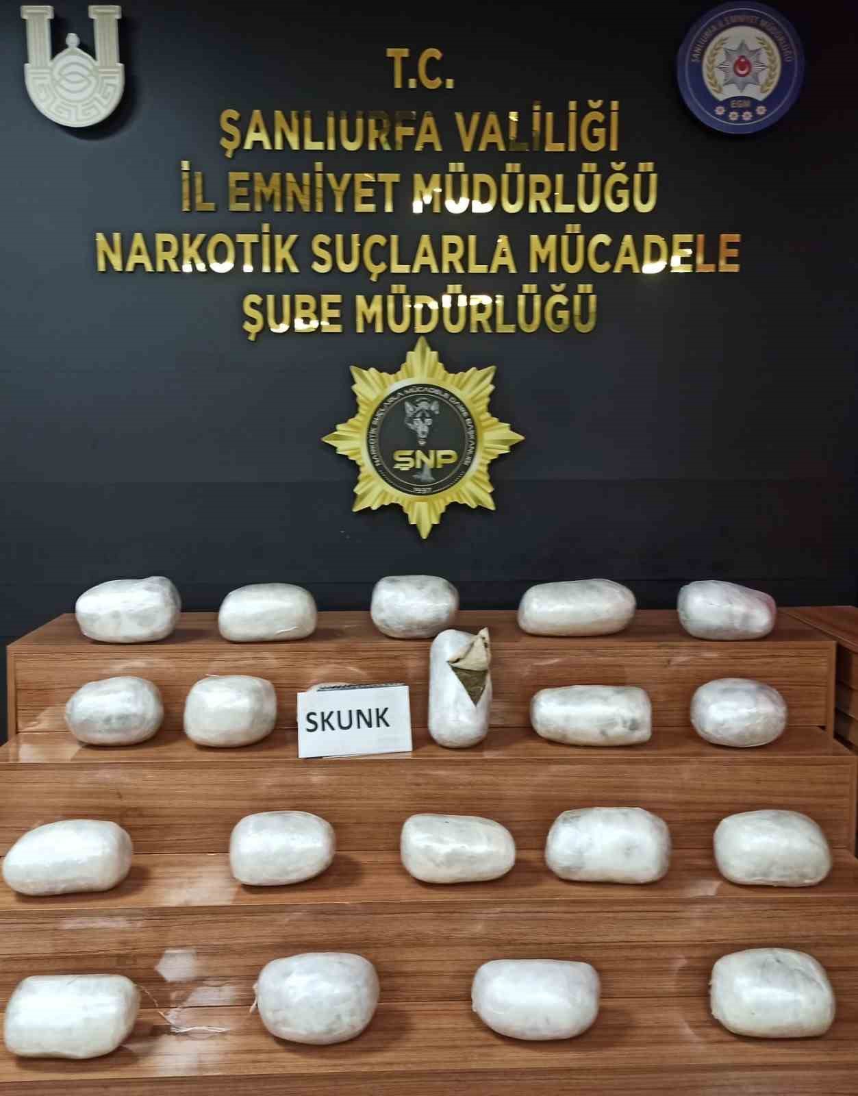 Şanlıurfa&rsquo;da 20 kilogram uyuşturucu ele ge&ccedil;irildi
