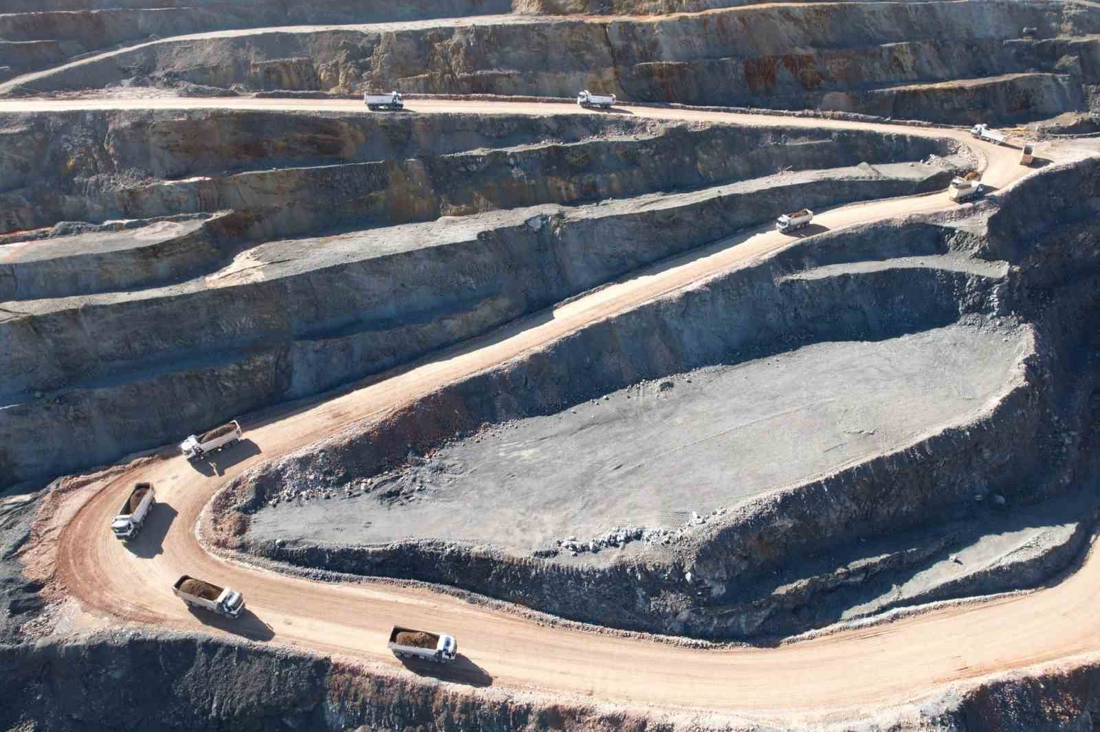 Erzincan Valisi Aydoğdu, İli&ccedil;&rsquo;te incelemede bulundu
