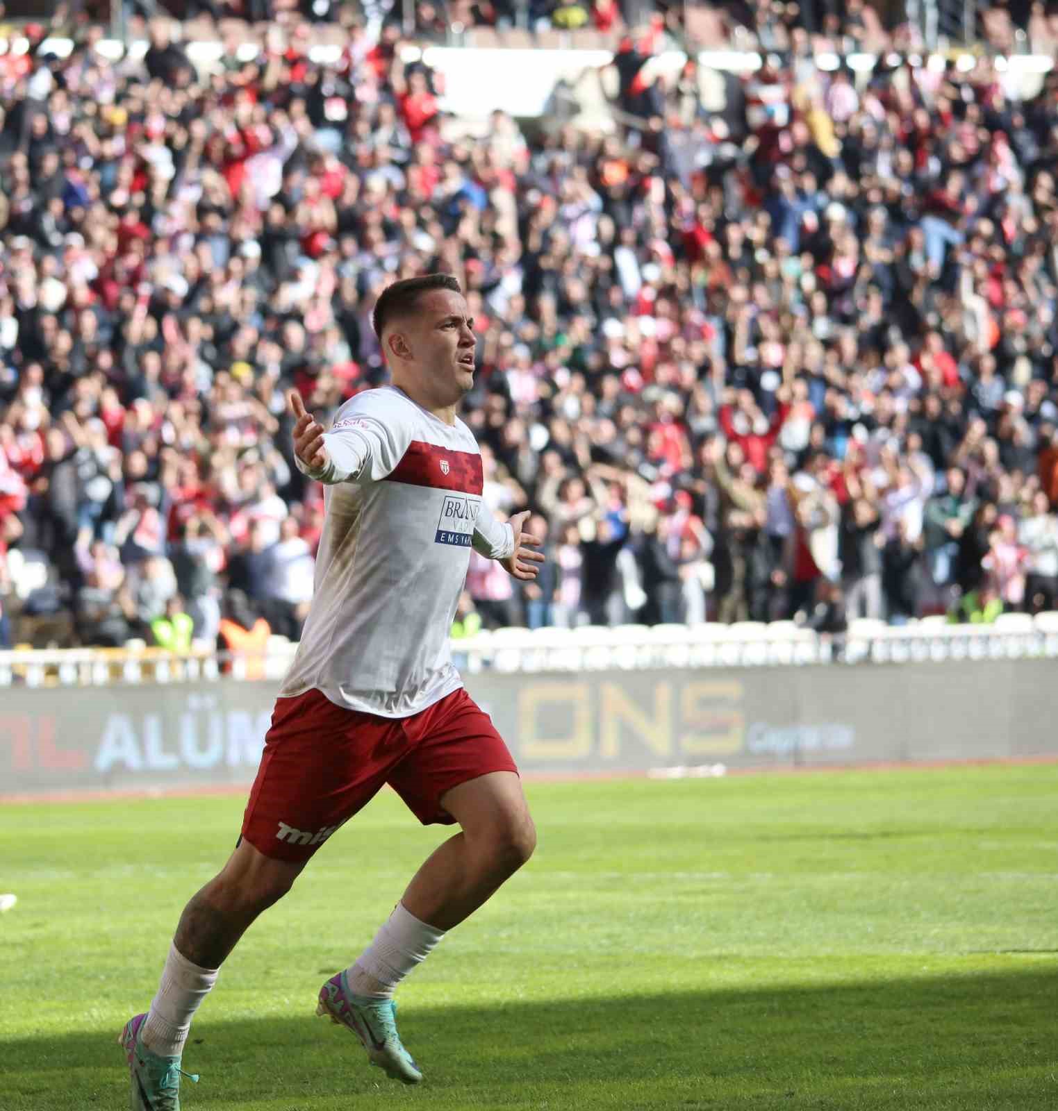 Trendyol Süper Lig: E.Y Sivasspor: 4 - Pendikspor: 1 (Maç sonucu)
