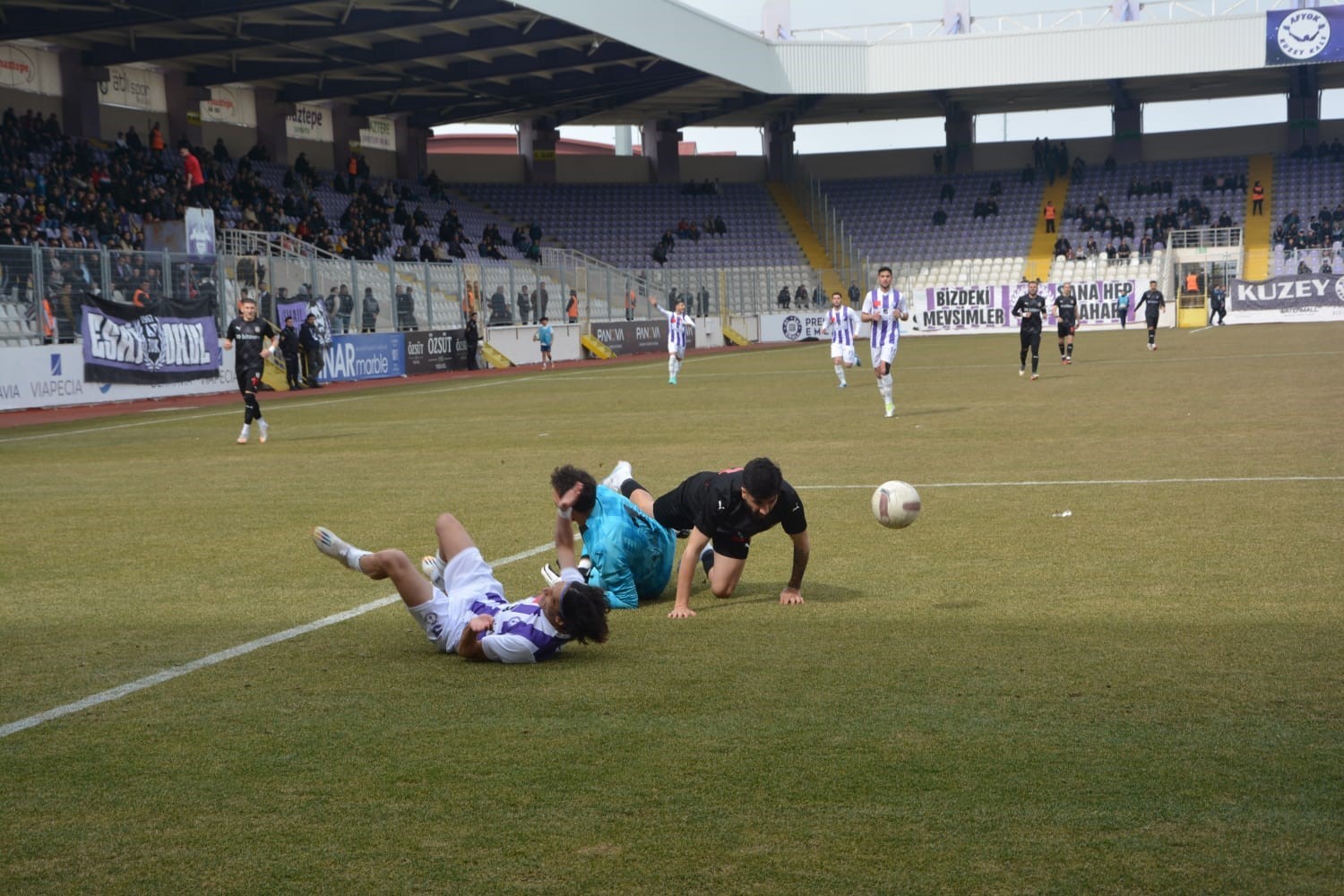 TFF: 2. Lig: Afyonspor: 0 - Diyarbekirspor: 0
