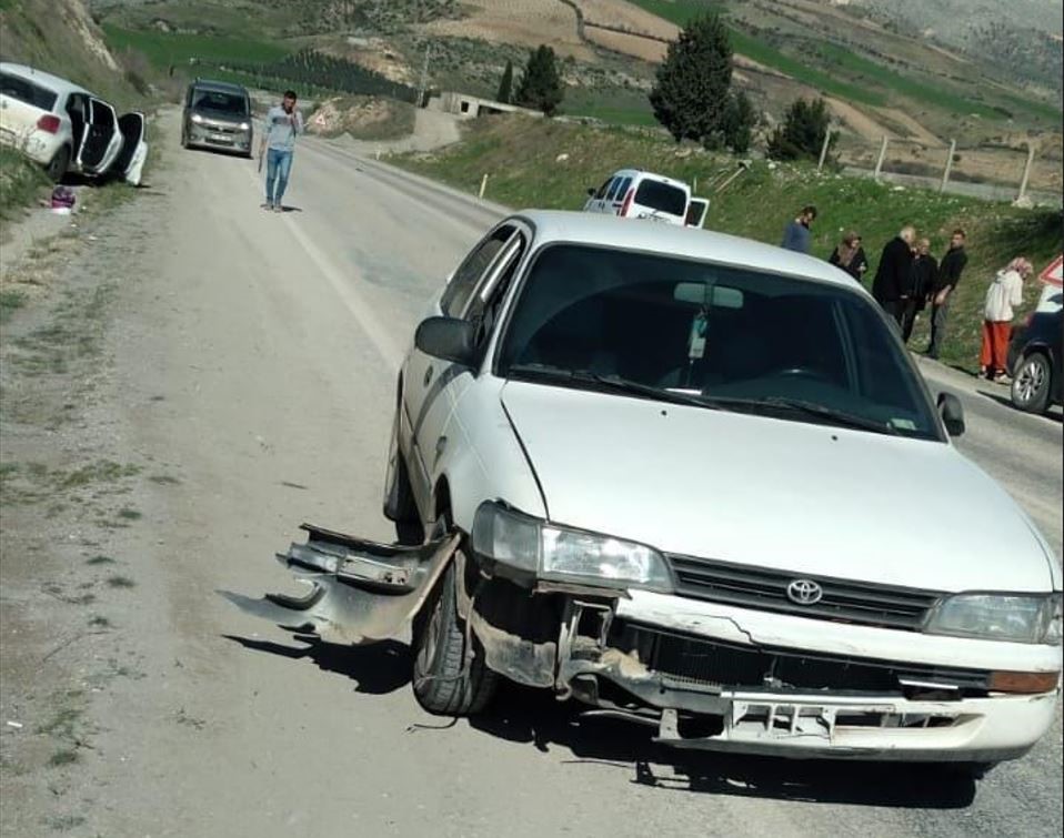 Adıyaman’da 3 araç çarpıştı: 3 yaralı