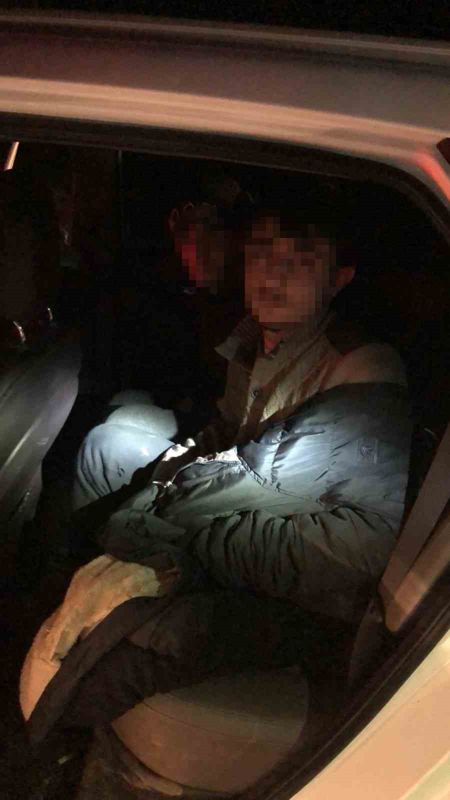 Edirne’de 228 göçmen ve 4 organizatör yakalandı