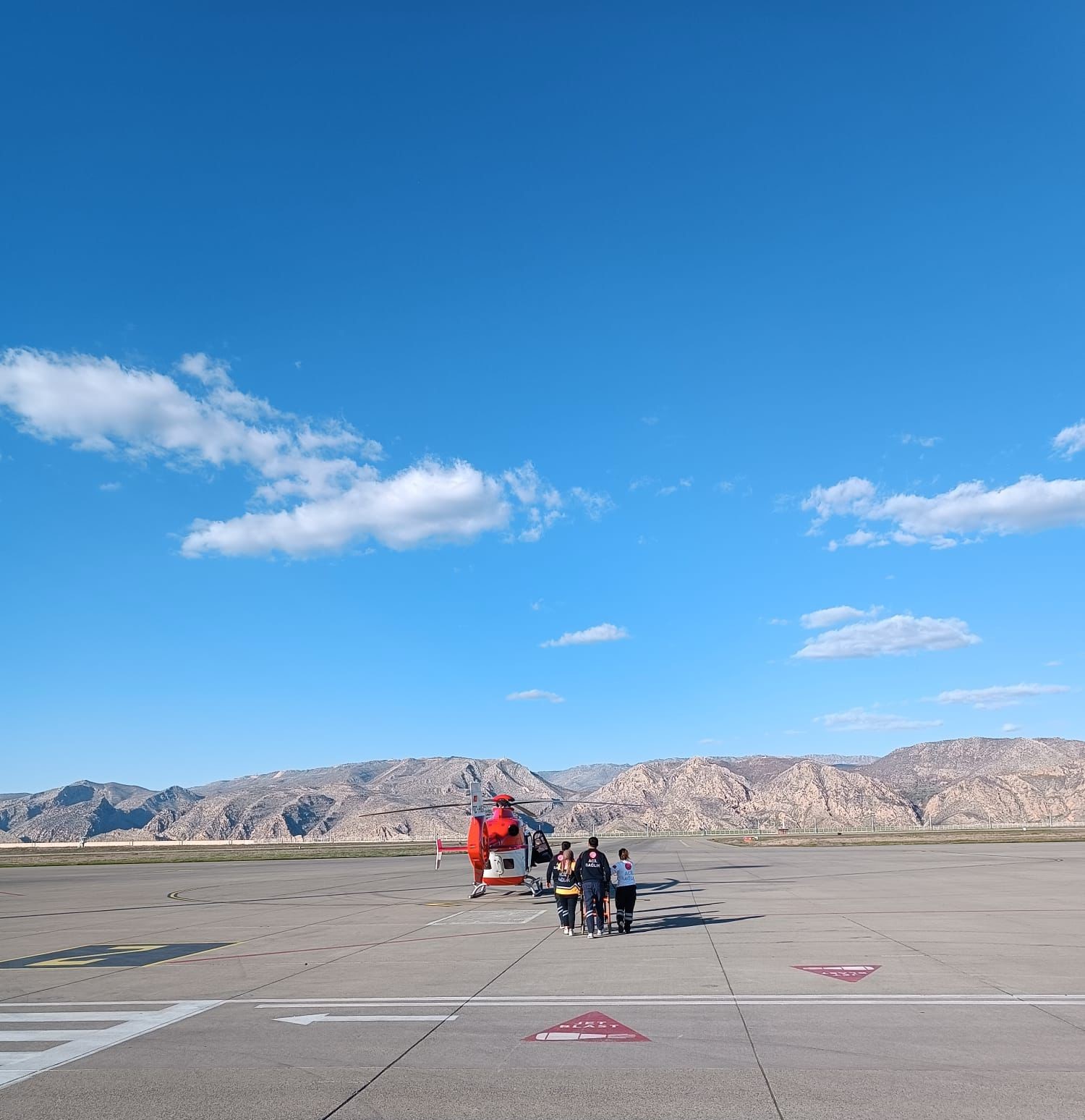 Şırnak&rsquo;ta 37 g&uuml;nl&uuml;k bebek ambulans helikopterle Elazığ&rsquo;a sevk edildi
