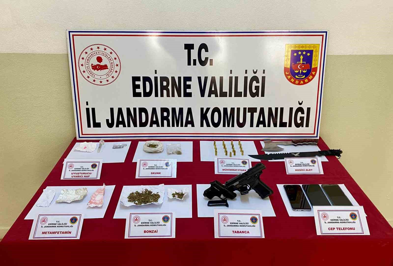Edirne’de 16 adrese eş zamanlı operasyon: 18 zehir tacirine gözaltı