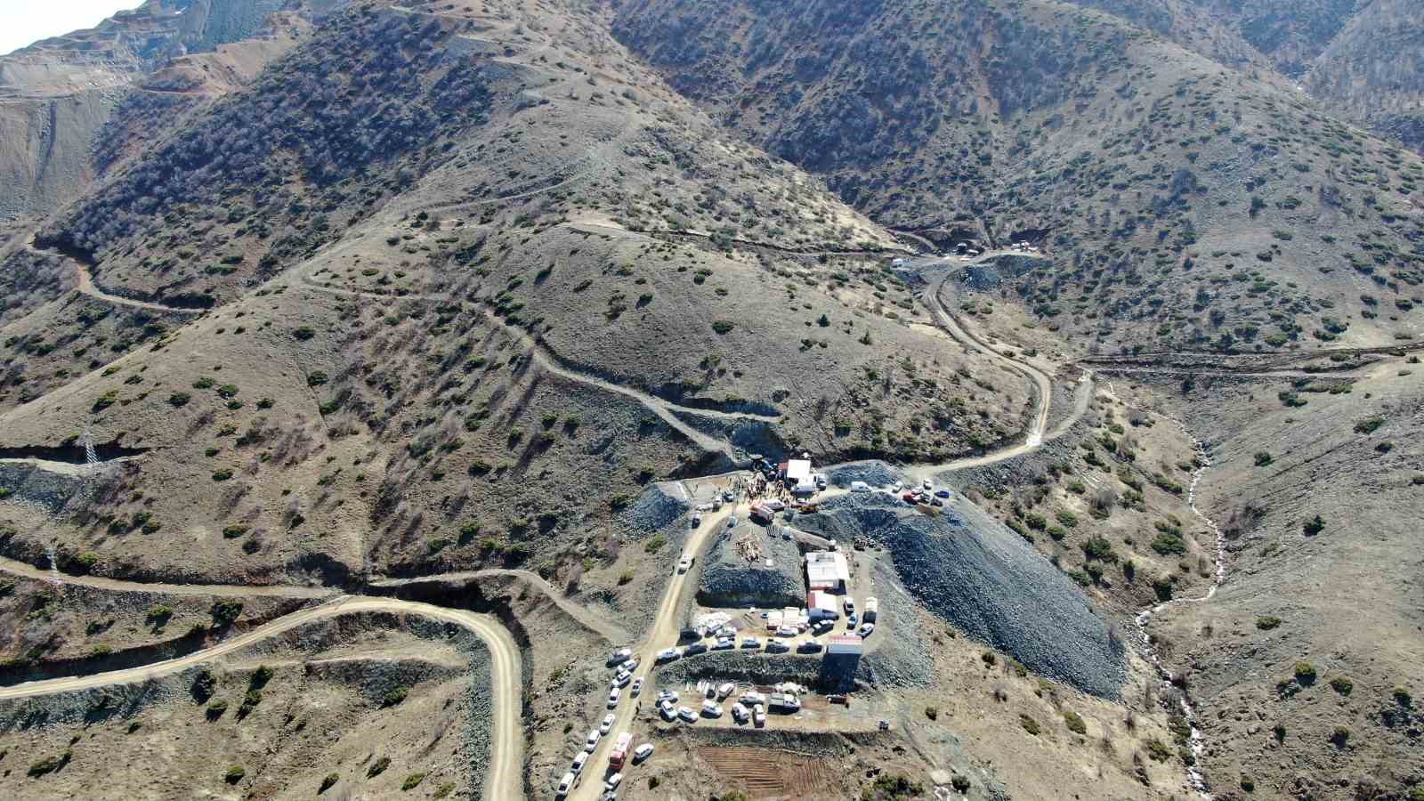 (Düzeltme) Göçüğün yaşandığı Bedri Aydın Madencilik’e ait alan dron ile görüntülendi