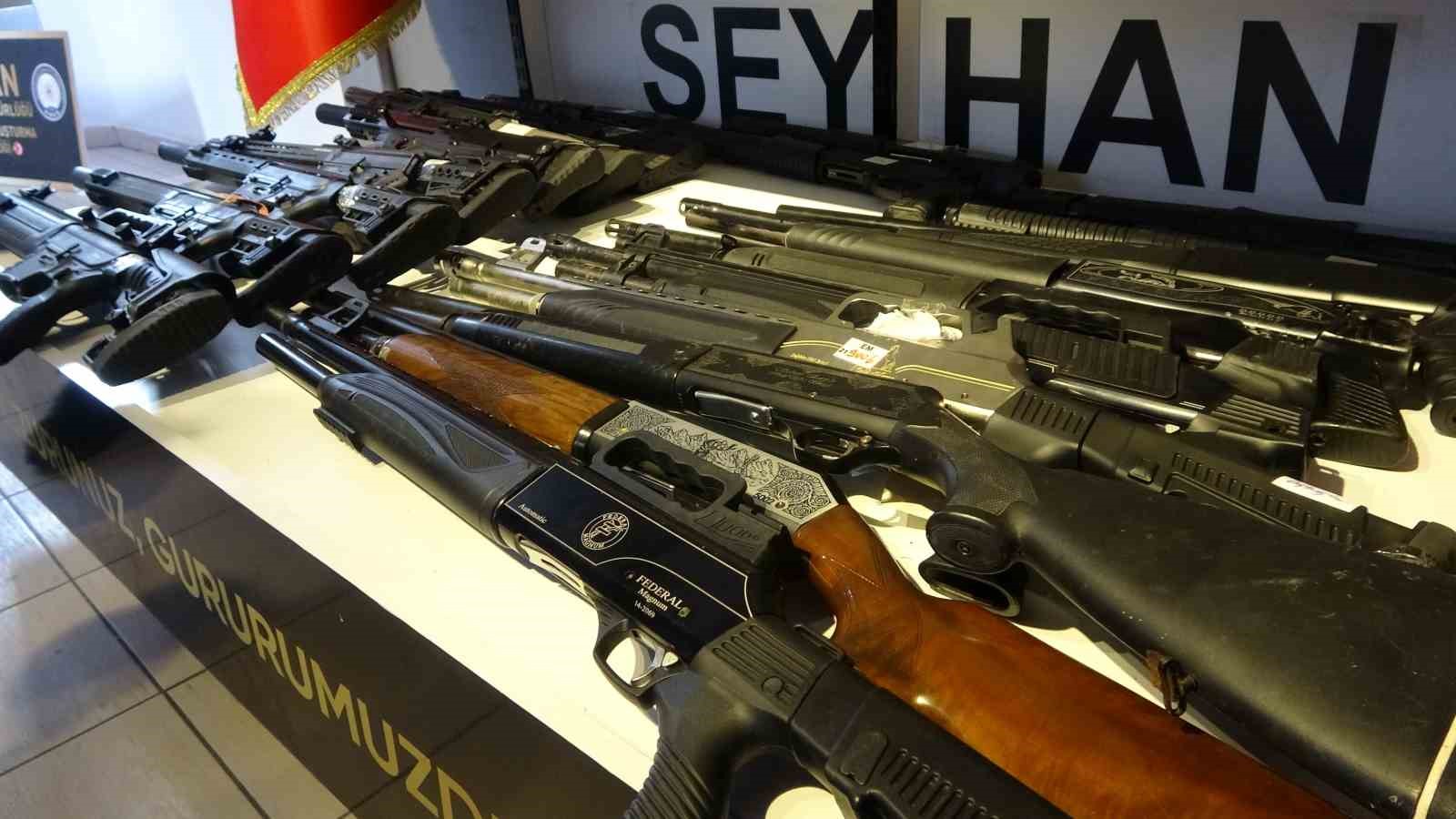 Seyhan polisi kendi rekorunu kırdı: 7 günde 90 silah ele geçirdi