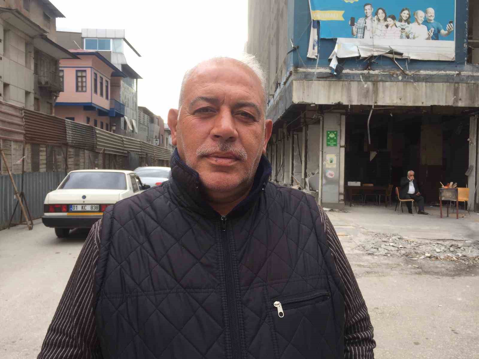 Adana&rsquo;nın simgelerinden b&uuml;y&uuml;k postane yıkılıyor
