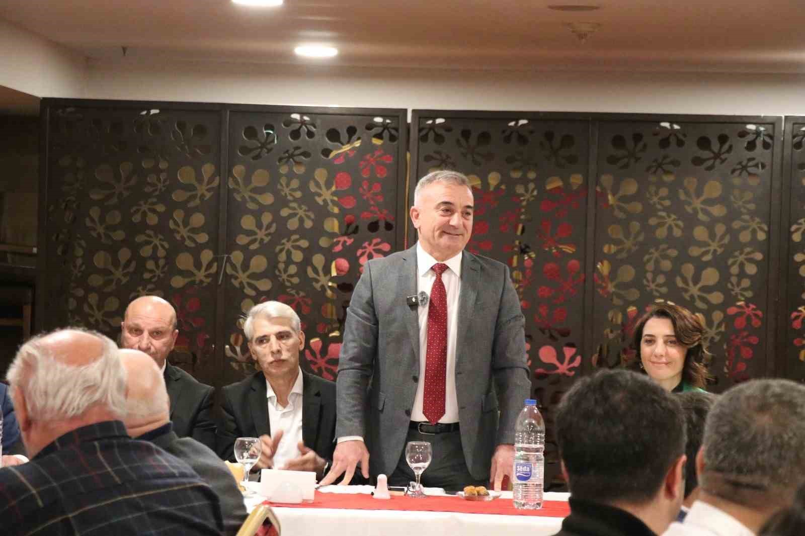 Sesli&rsquo;nin projeleri dernek başkanlarından tam not aldı
