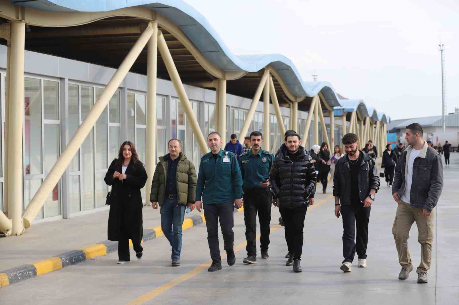 Iğdır Üniversitesi öğrencilerinden Dilucu Sınır Kapısı’na teknik gezi