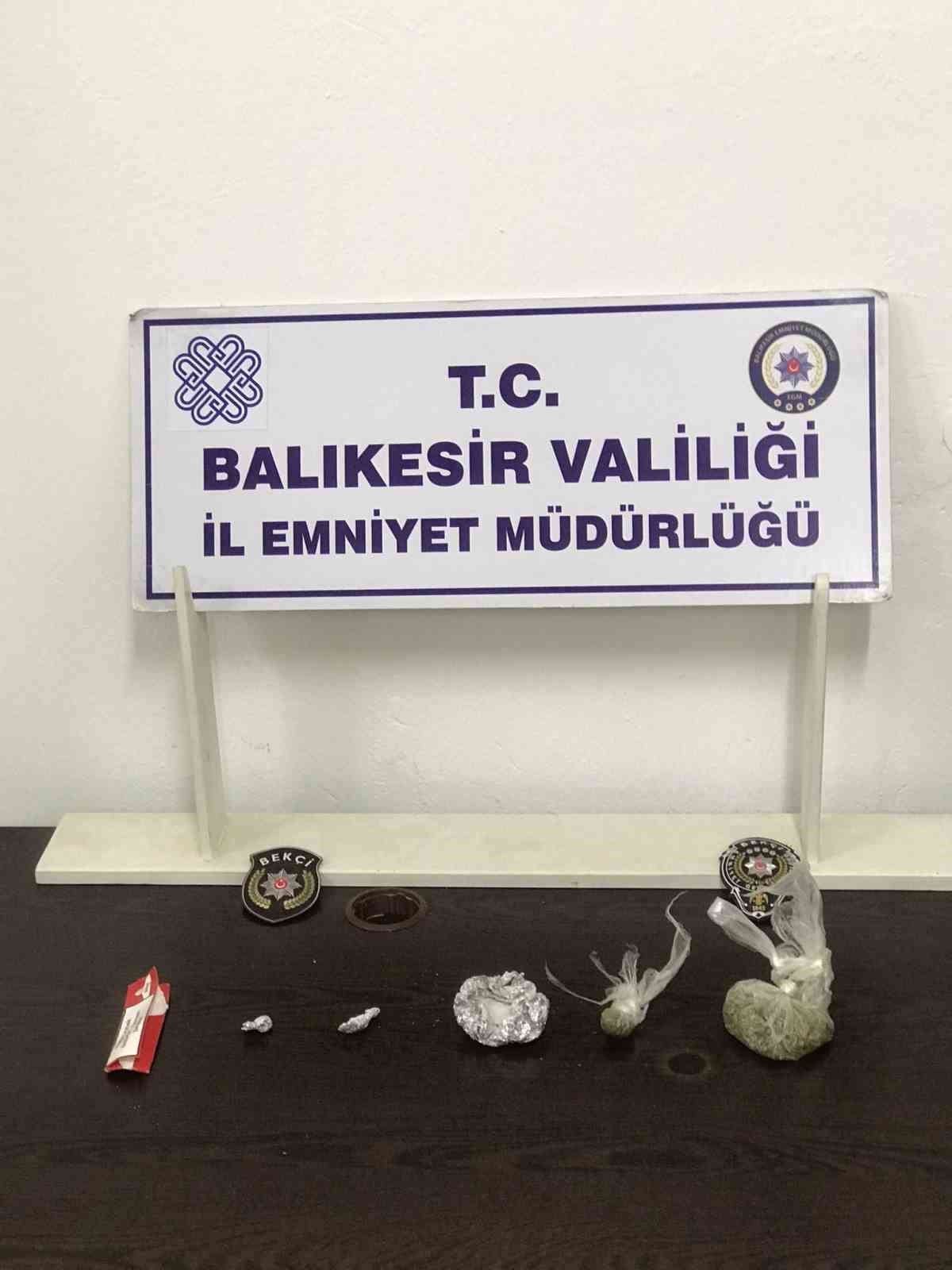 Burhaniye&rsquo;de Polis su&ccedil;lulara g&ouml;z a&ccedil;tırmıyor

