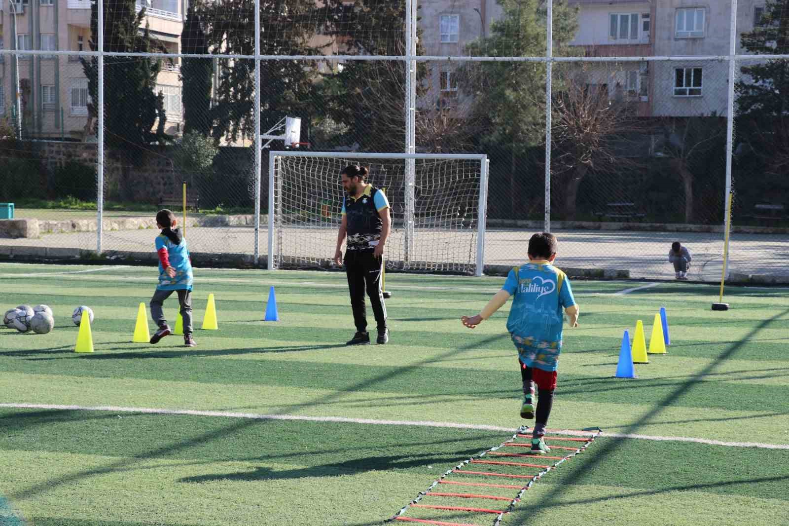 Haliliye Belediyesi futbol okulu miniklerin adresi oldu