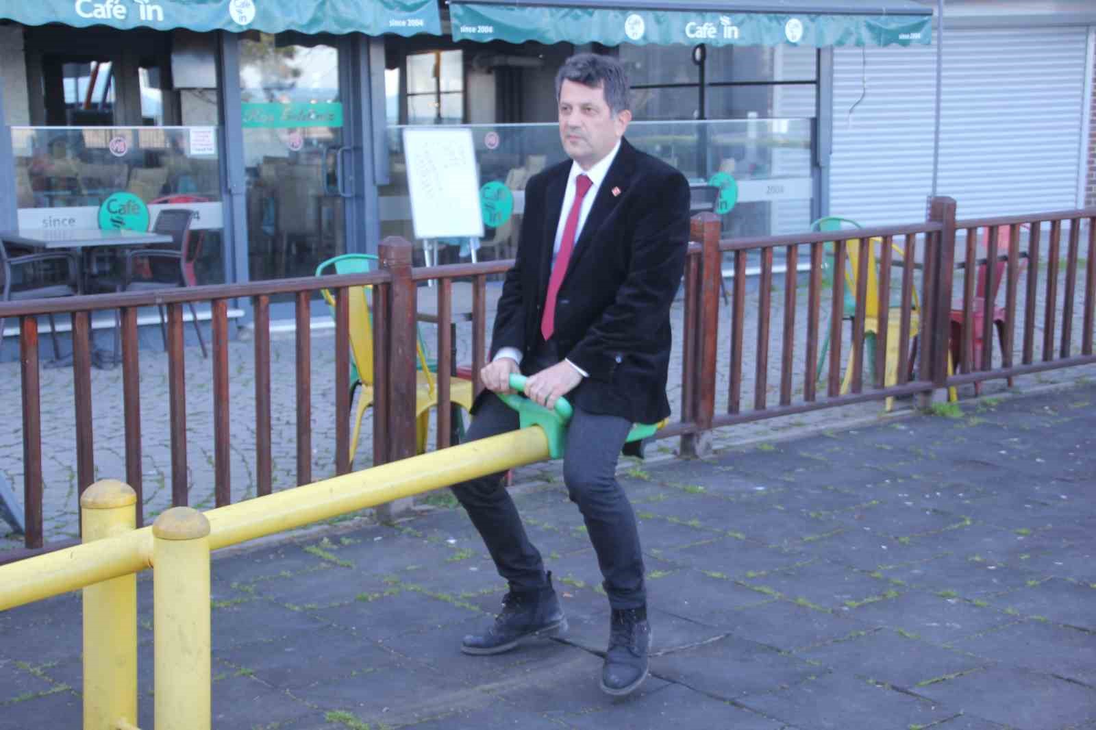 Ordu&rsquo;nun rakip b&uuml;y&uuml;kşehir belediye başkan adayları tahterevalliye bindi
