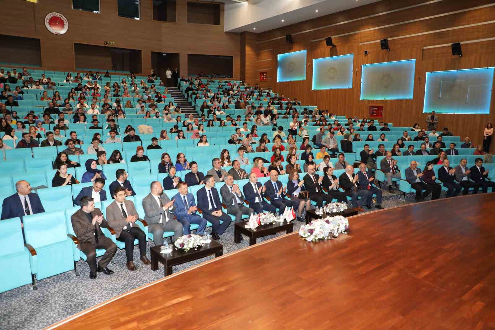 Gen&ccedil; Fikirler Fabrikası yarışmasında finale kalan 5 proje &ouml;d&uuml;llendirildi
