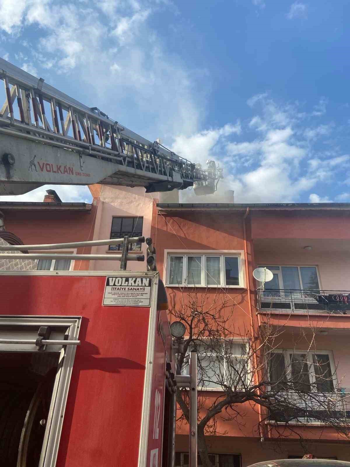 Burdur&rsquo;da baca yangını paniğe neden oldu
