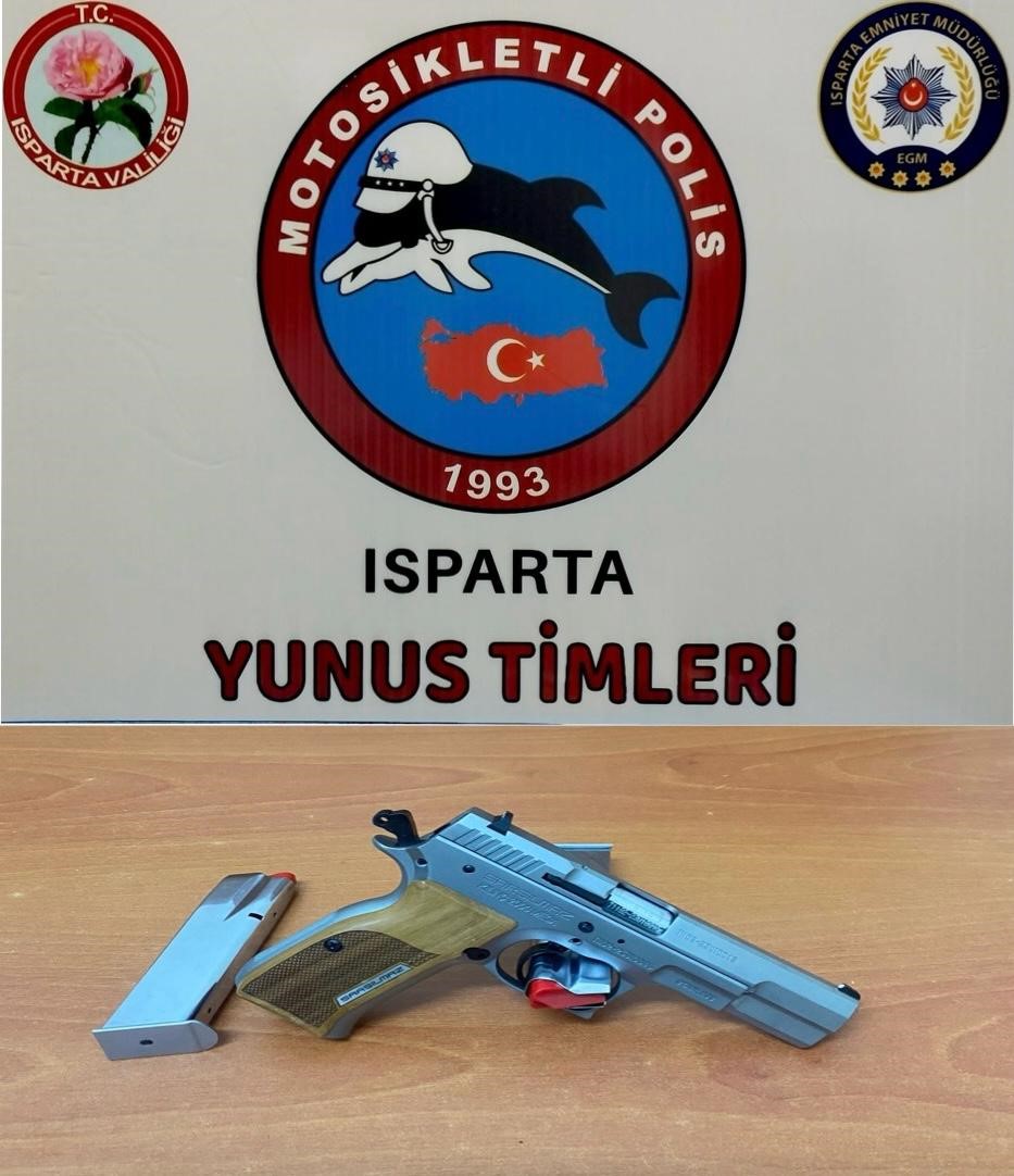 Isparta&rsquo;da 452 şok uygulamada 7 şahıs hakkında işlem yapıldı
