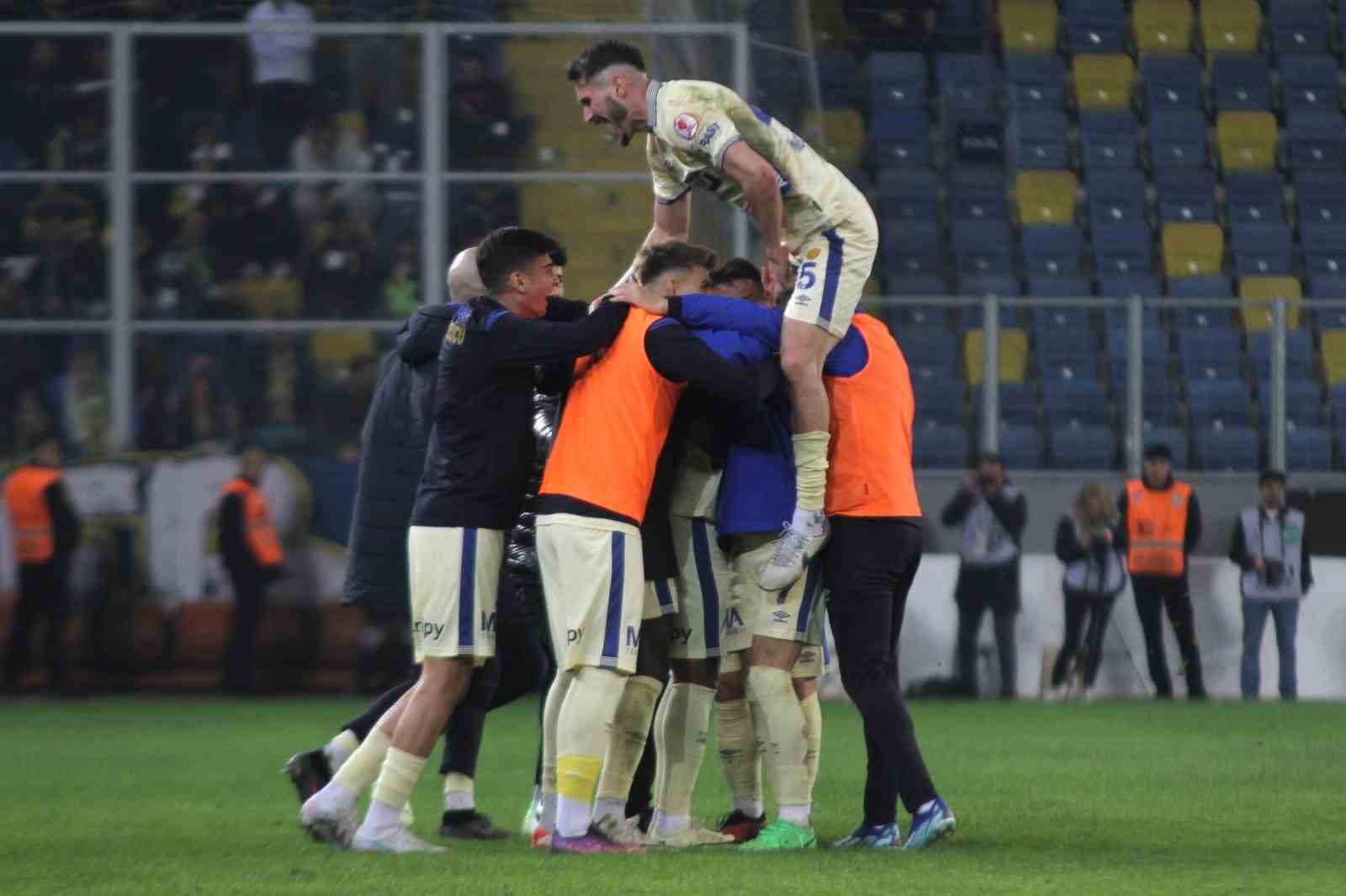 Ziraat T&uuml;rkiye Kupası: MKE Ankarag&uuml;c&uuml;: 3 - Fenerbah&ccedil;e: 0 (Ma&ccedil; sonucu)
