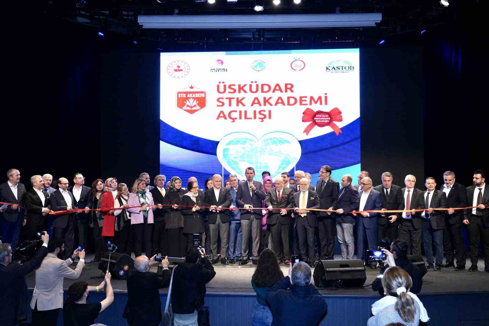 İstanbul Büyükşehir Belediye Başkan Adayı Kurum: "Karadeniz’in illerine bakanlar bizim eserlerimizi görür"
