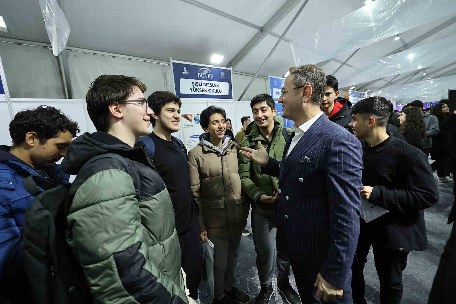 Başakşehir Üniversiteler Tanıtım ve Eğitim Fuarı’nın kapıları 9. kez açıldı