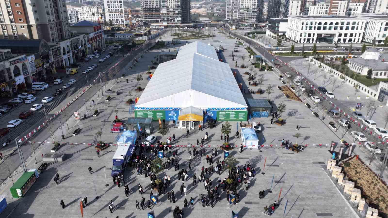 Başakşehir &Uuml;niversiteler Tanıtım ve Eğitim Fuarı&rsquo;nın kapıları 9. kez a&ccedil;ıldı
