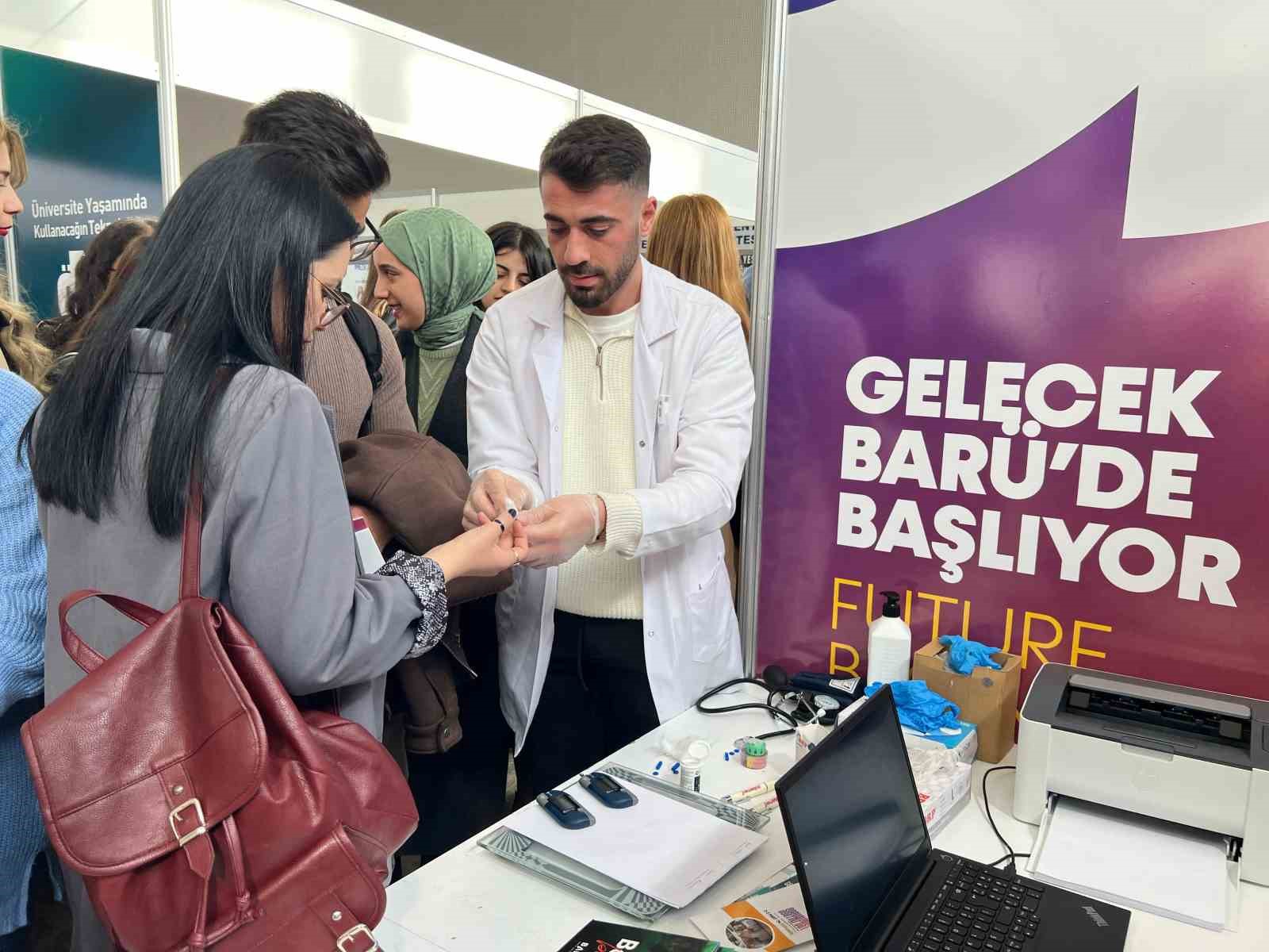 Türkiye’nin en büyük kariyer fuarına yoğun ilgi
