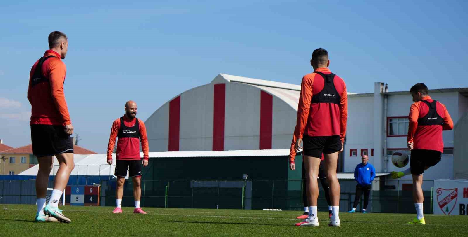 Yalçın Koşukavak: "Play-off’a kalmak için mücadele ediyoruz"