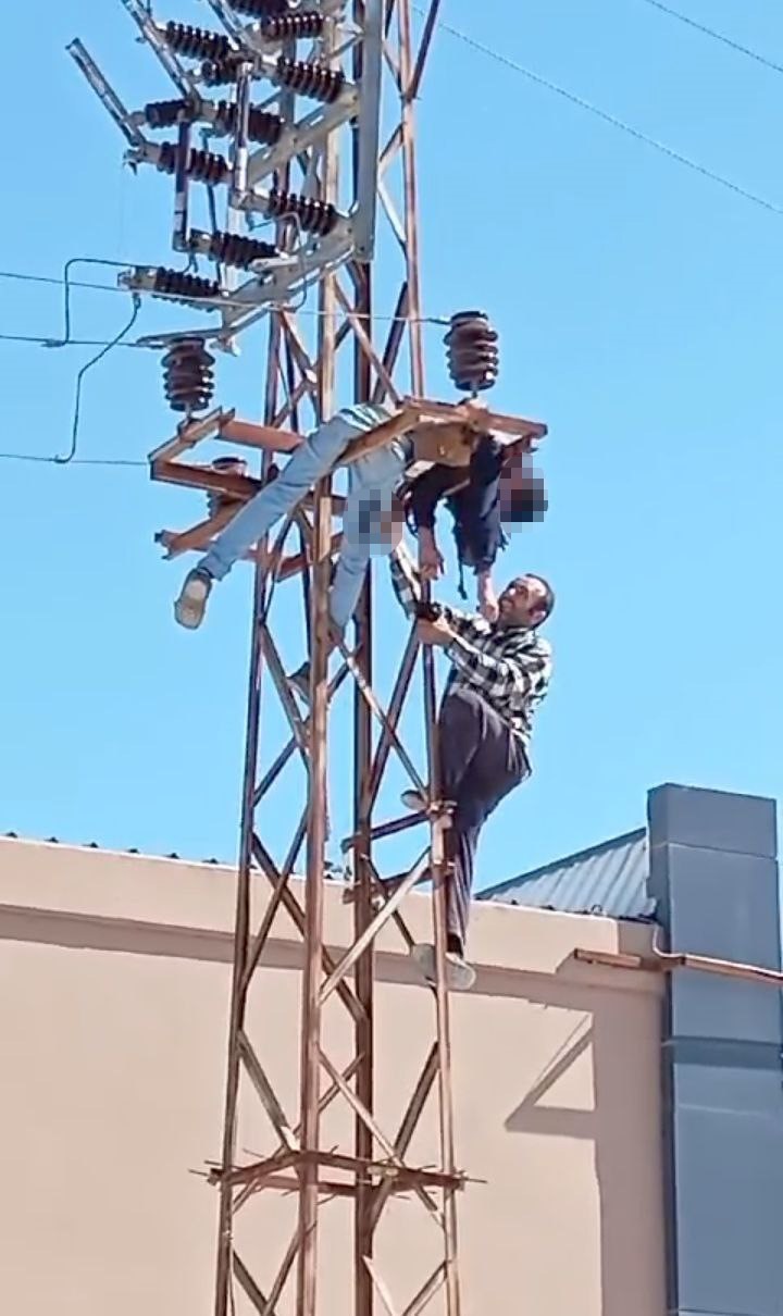 Şanlıurfa’da feci olay: Tırmandığı elektrik direğinde akıma kapıldı