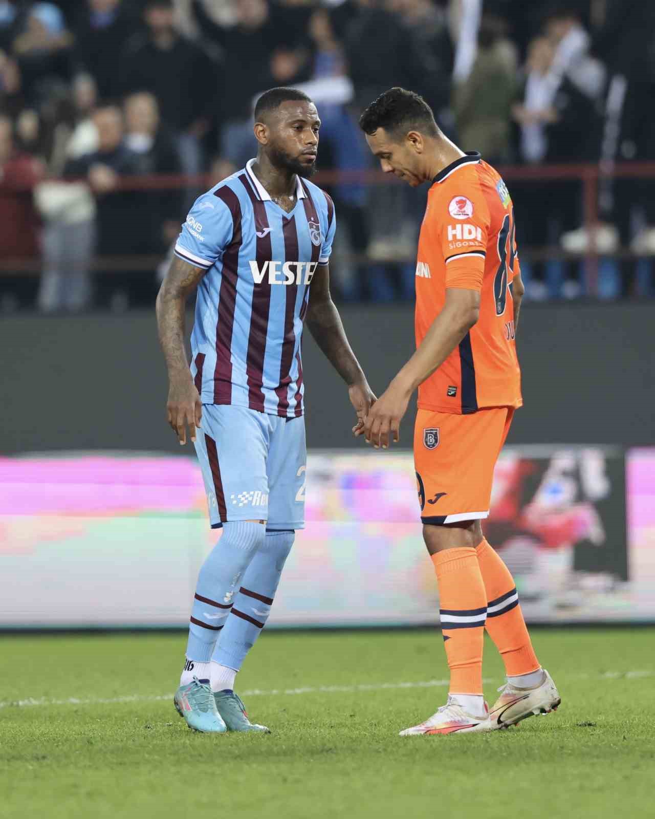 Ziraat Türkiye Kupası: Trabzonspor: 0 - RAMS Başakşehir: 0 (İlk yarı)
