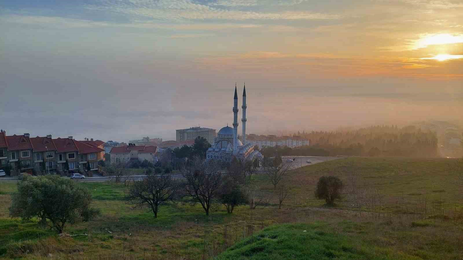 G&ouml;z g&ouml;z&uuml; g&ouml;rm&uuml;yor: Marmara Denizi kayboldu

