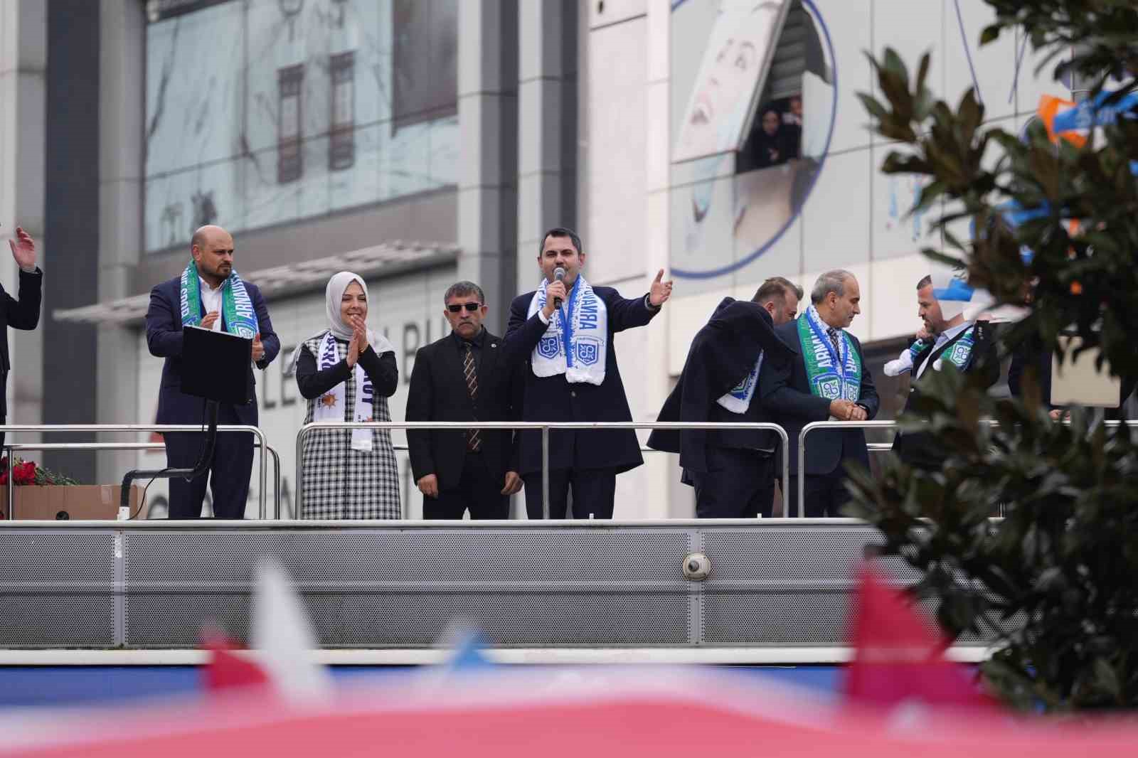 Murat Kurum: "Arnavutk&ouml;y&rsquo;&uuml;m&uuml;z&uuml;n derelerini tamamen ıslah edeceğiz&rdquo;
