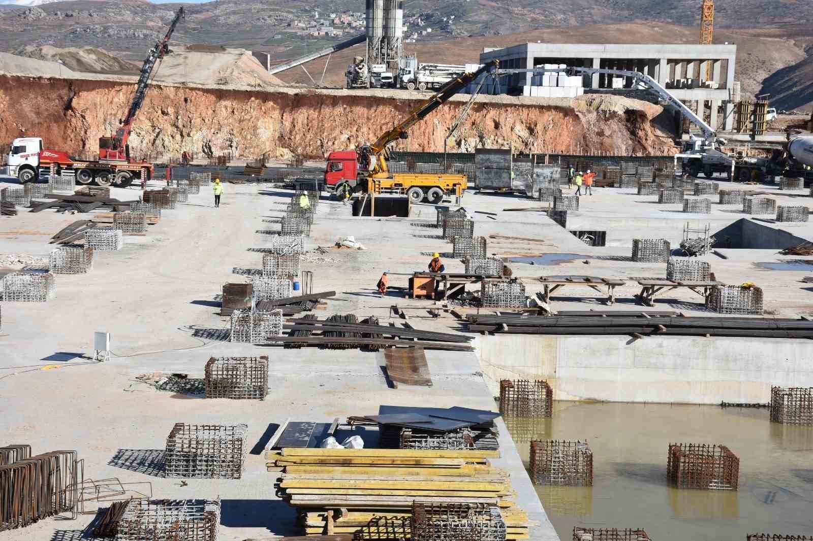 Siirt&rsquo;te sağlık yatırımlarında &ccedil;alışmalar s&uuml;r&uuml;yor
