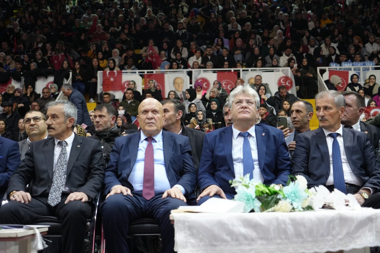 MHP aday tanıtım toplantısında büyük coşku
