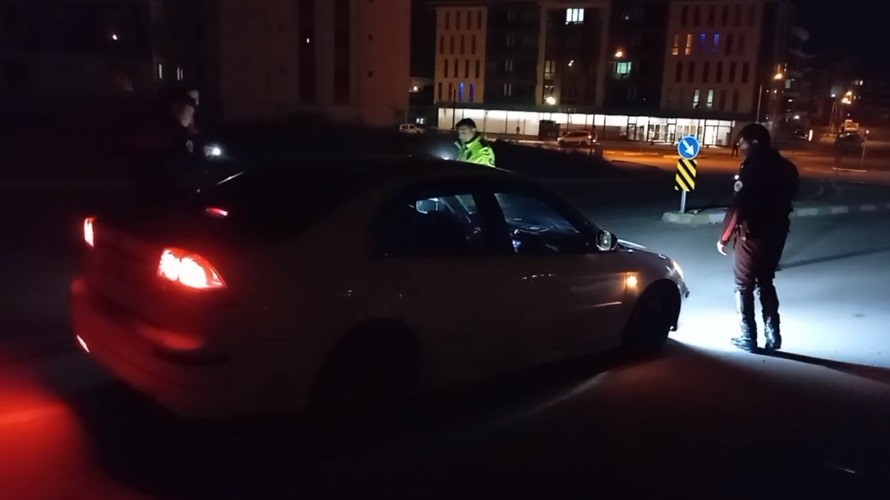 Trafiği tehlikeye düşüren sürücülere ceza yağdı