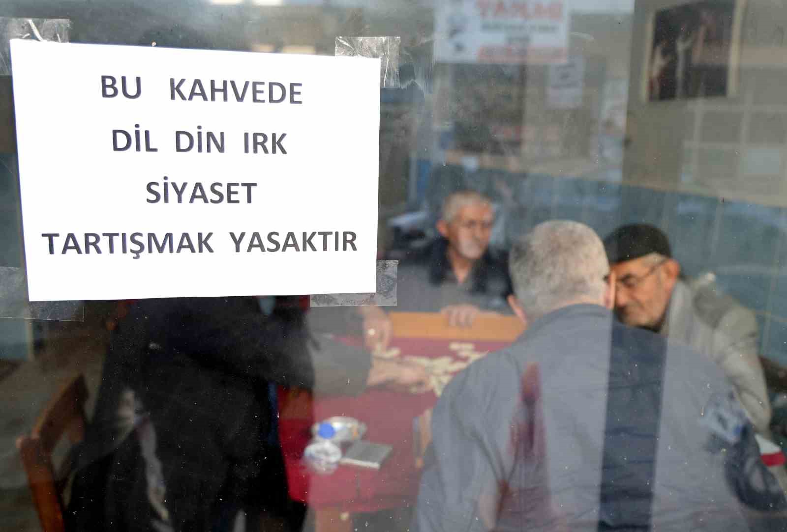 Bu kahvehanede ’siyaset’ konuşmak yasak