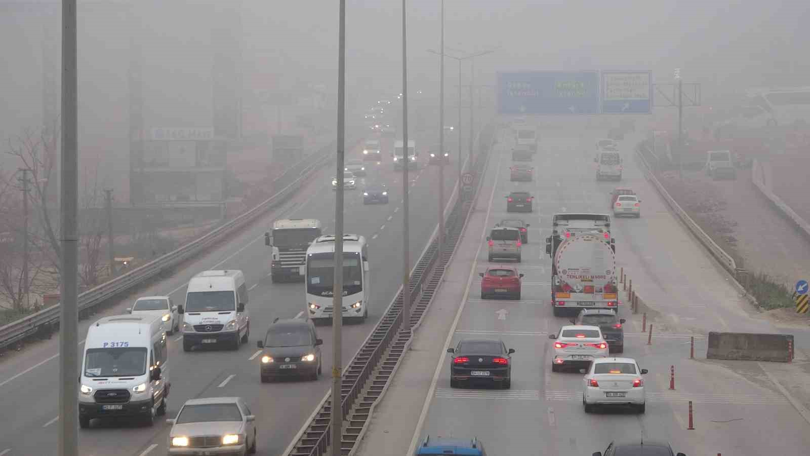 Kocaeli’ye sis çöktü: Göz gözü görmedi