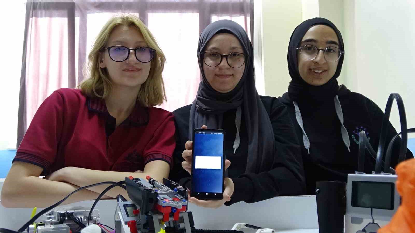Tavşanlılı &ouml;ğrenciler, &ouml;rnek projeleriyle b&ouml;lge finaline kaldı
