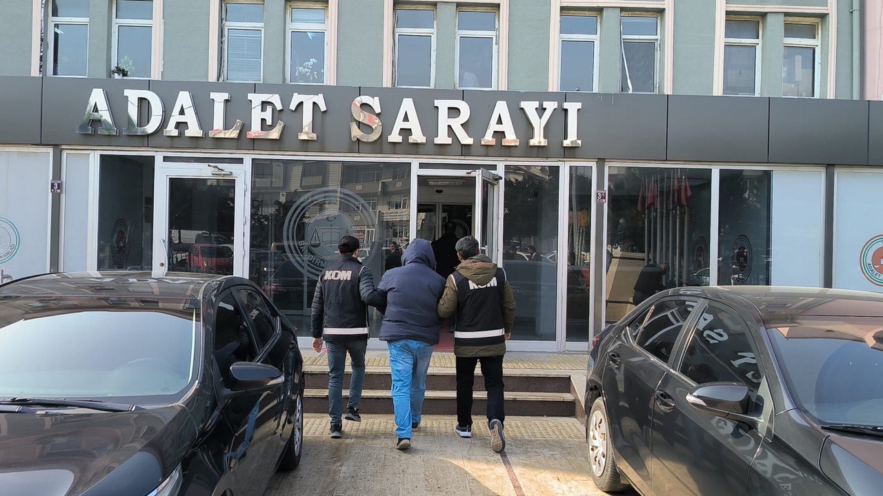 Bandırma’da FETÖ firarisi yakalandı