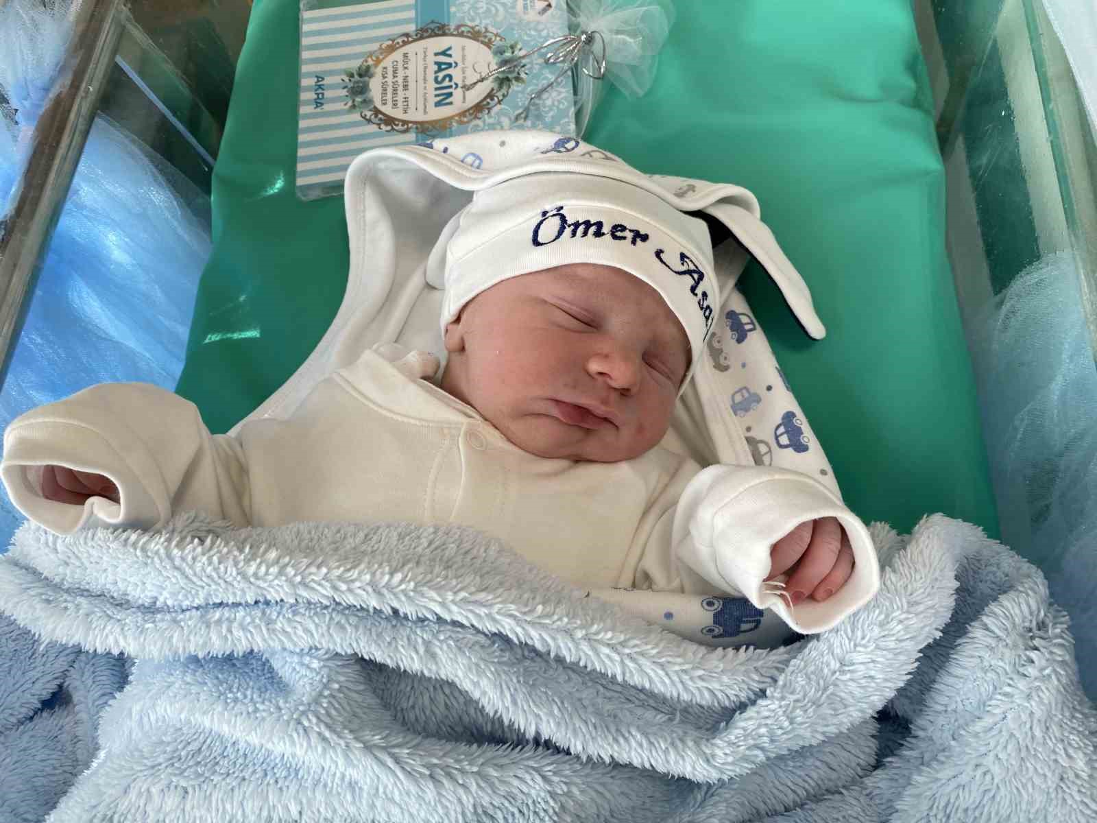 &lsquo;&Ouml;mer Asaf&rsquo; bebek ilk doğum g&uuml;n&uuml;n&uuml; 4 yıl sonra kutlayacak
