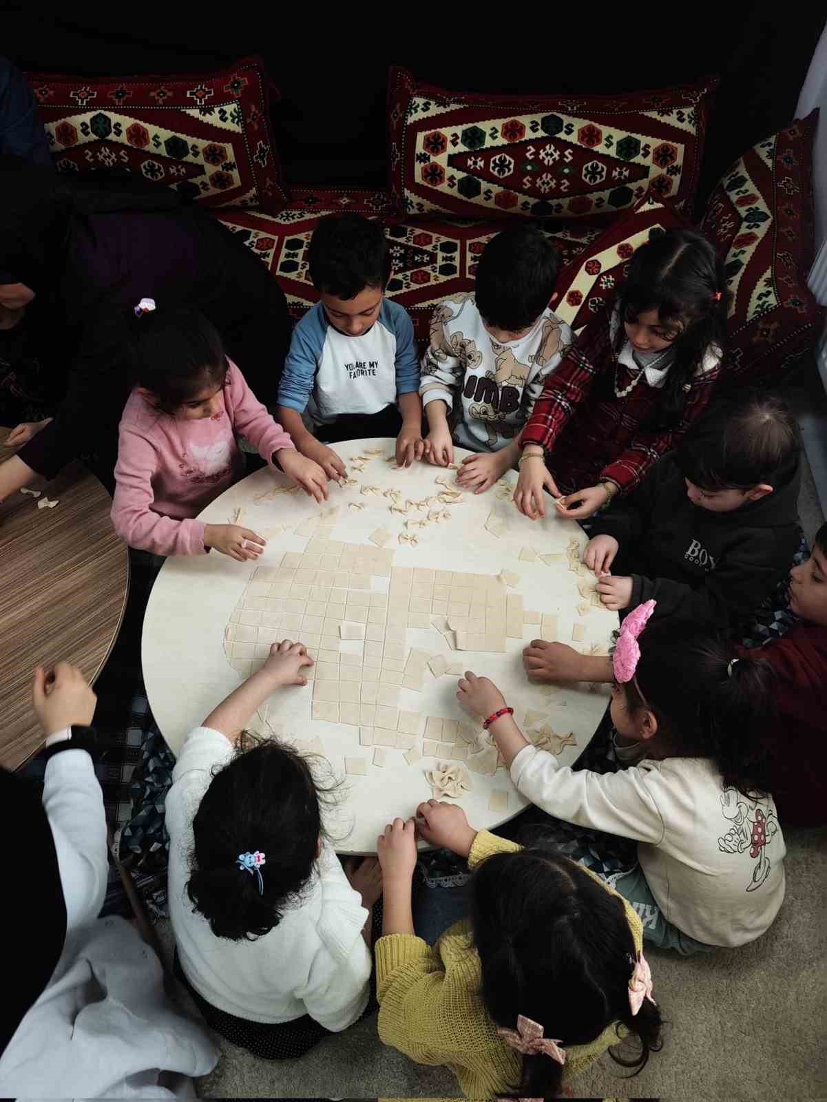 Tutak Kaymakamı Adıbelli, il&ccedil;edeki eğitim kurumlarını ziyaret etti
