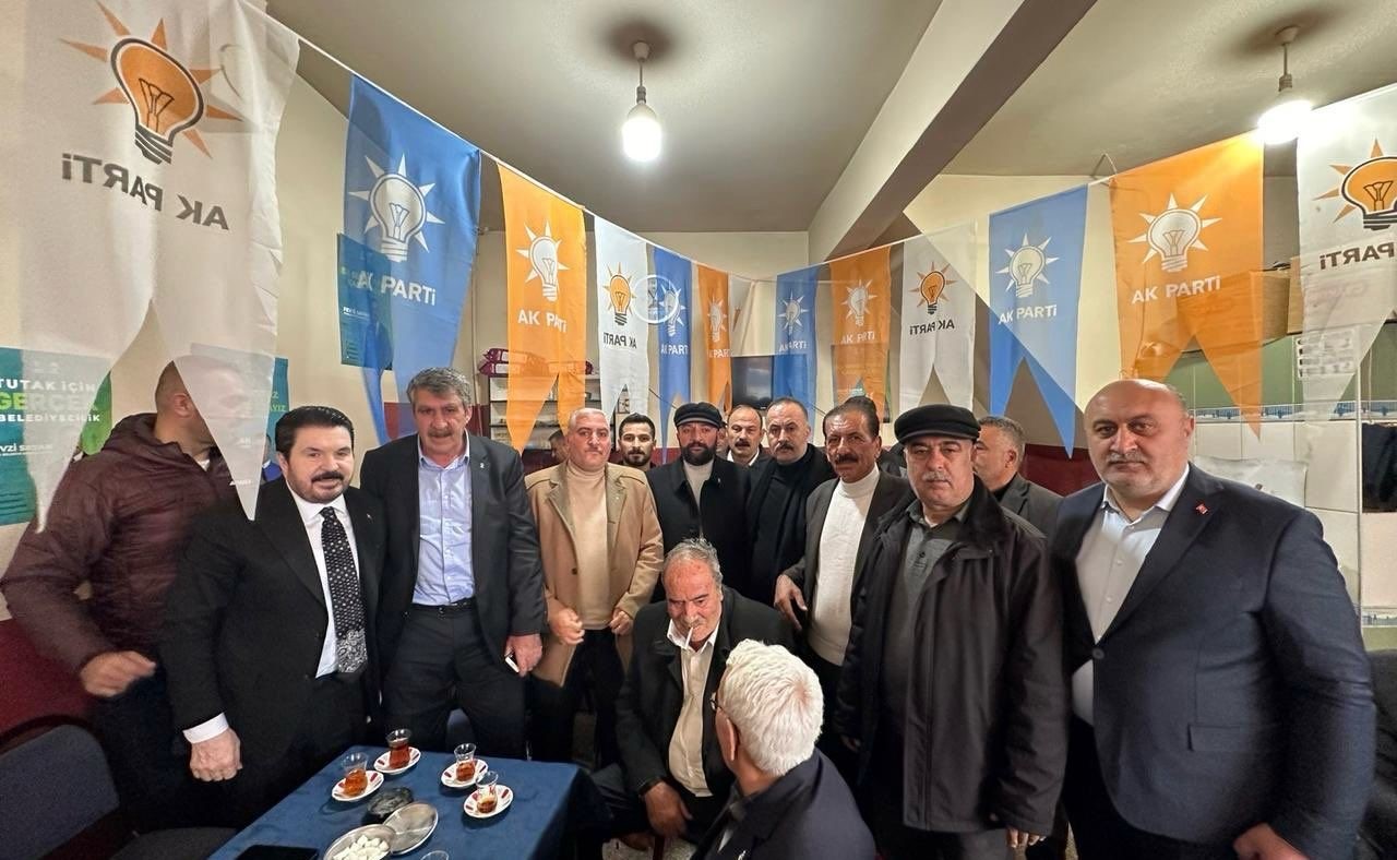 Tutak’ta 150 kişilik Deva Partisi heyeti AK Parti’ye katıldı